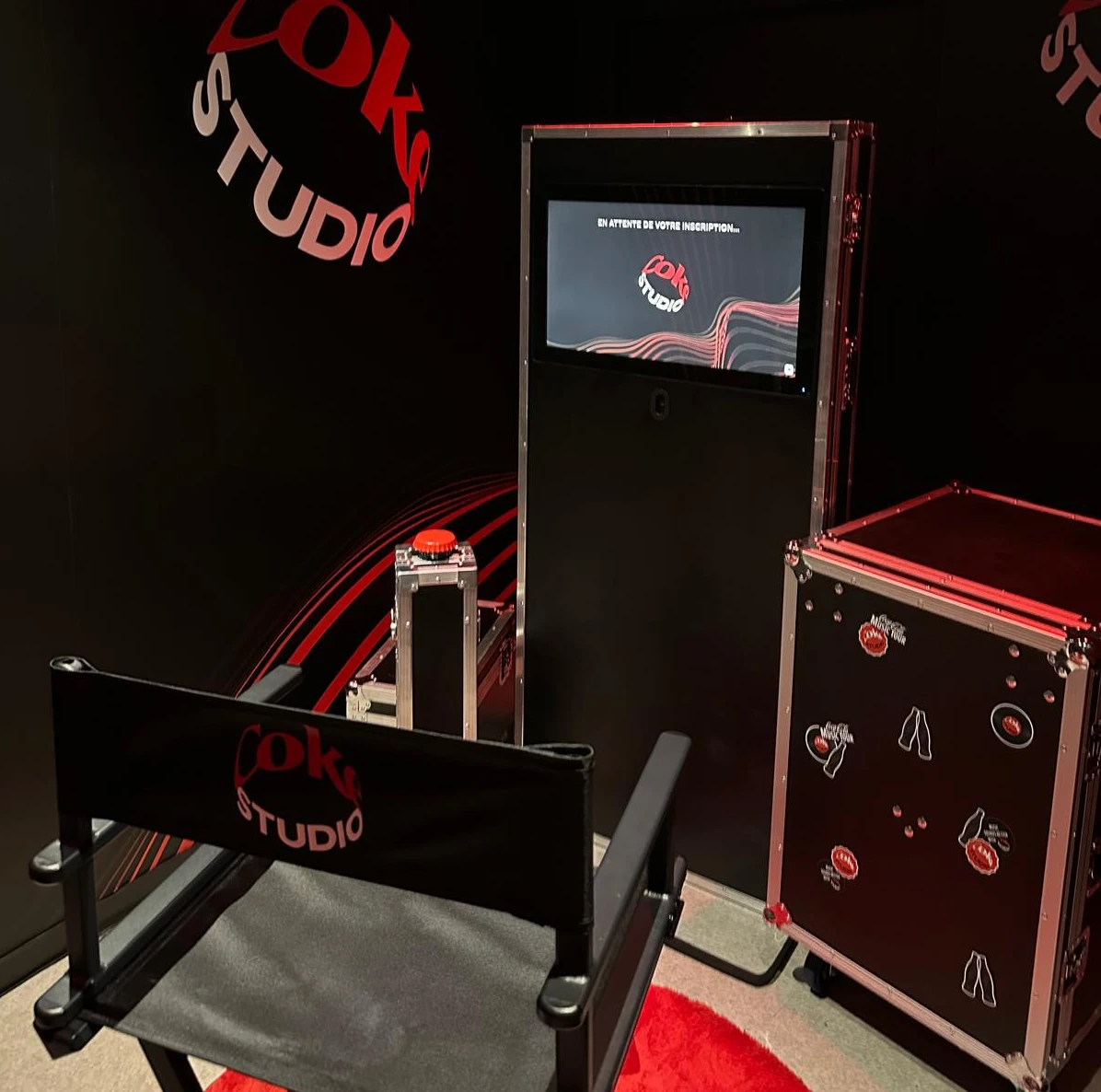 Boîte à questions vidéo dans un container personnalisé Coke Studio