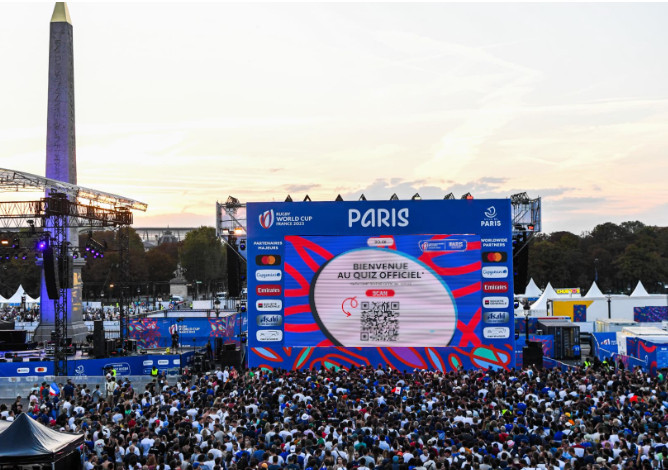 Quiz géant : QR code affiché sur l’écran géant de la fan zone de Paris